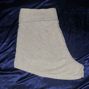 No rips no stains super Comfortable and lite